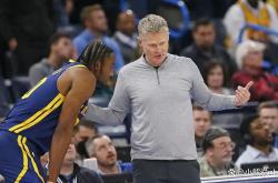 九游体育官方登录入口-莱阿夫主场大获胜利，士气高涨