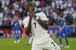 九游体育-英格兰球员率队取胜，表现抢眼