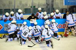 -球场上的战术角逐令人眼花缭乱的简单介绍