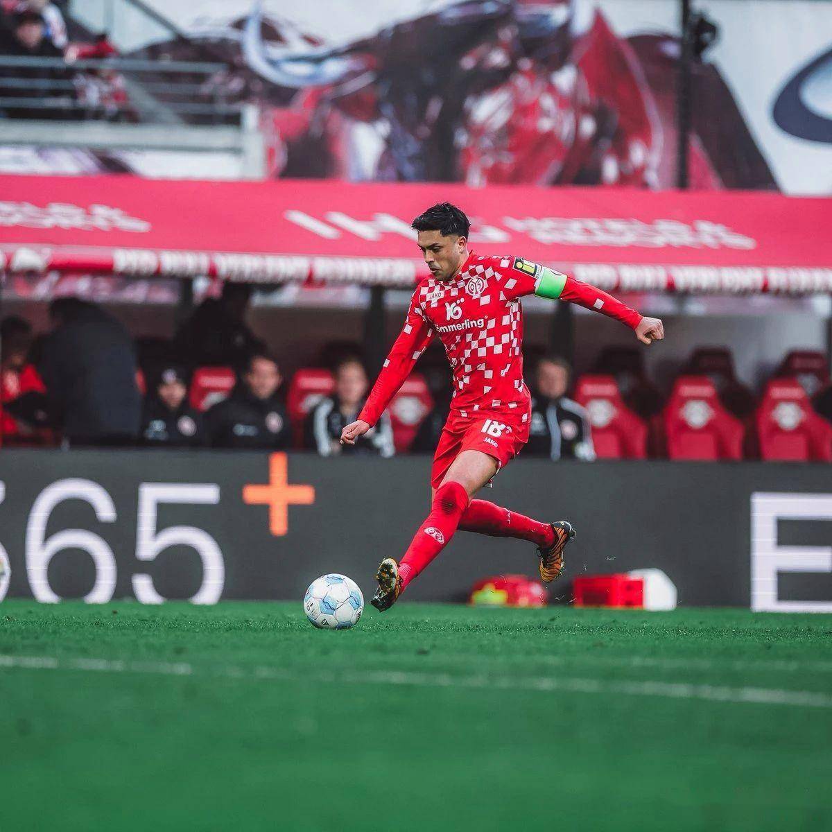 美因茨连续遭遇丢球，德甲降级危机加剧