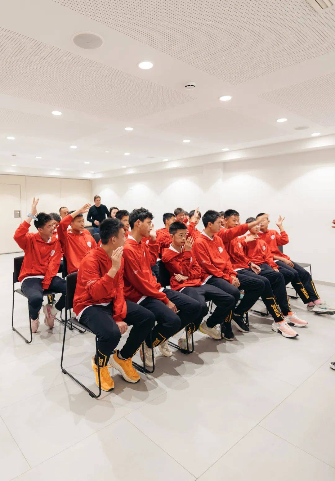 球员各展所长，比赛中展现出较高水平的简单介绍