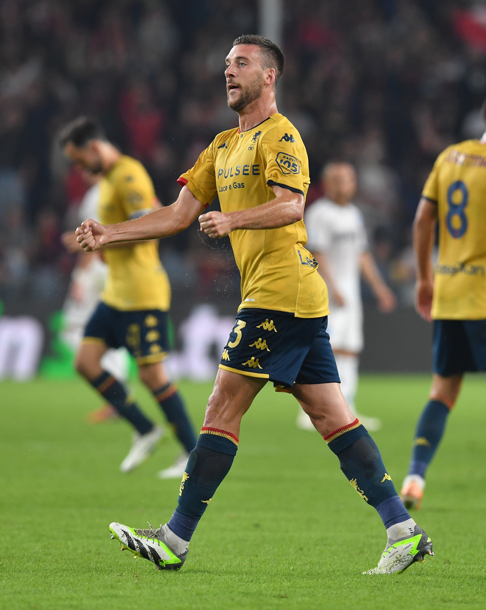 关于那不勒斯主场胜热那亚,喜悦庆祝胜利的信息 关于那不勒斯主场胜热那亚,喜悦庆祝胜利的信息