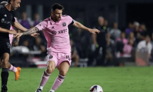 球员们在比赛中展现出了技惊四座的表现