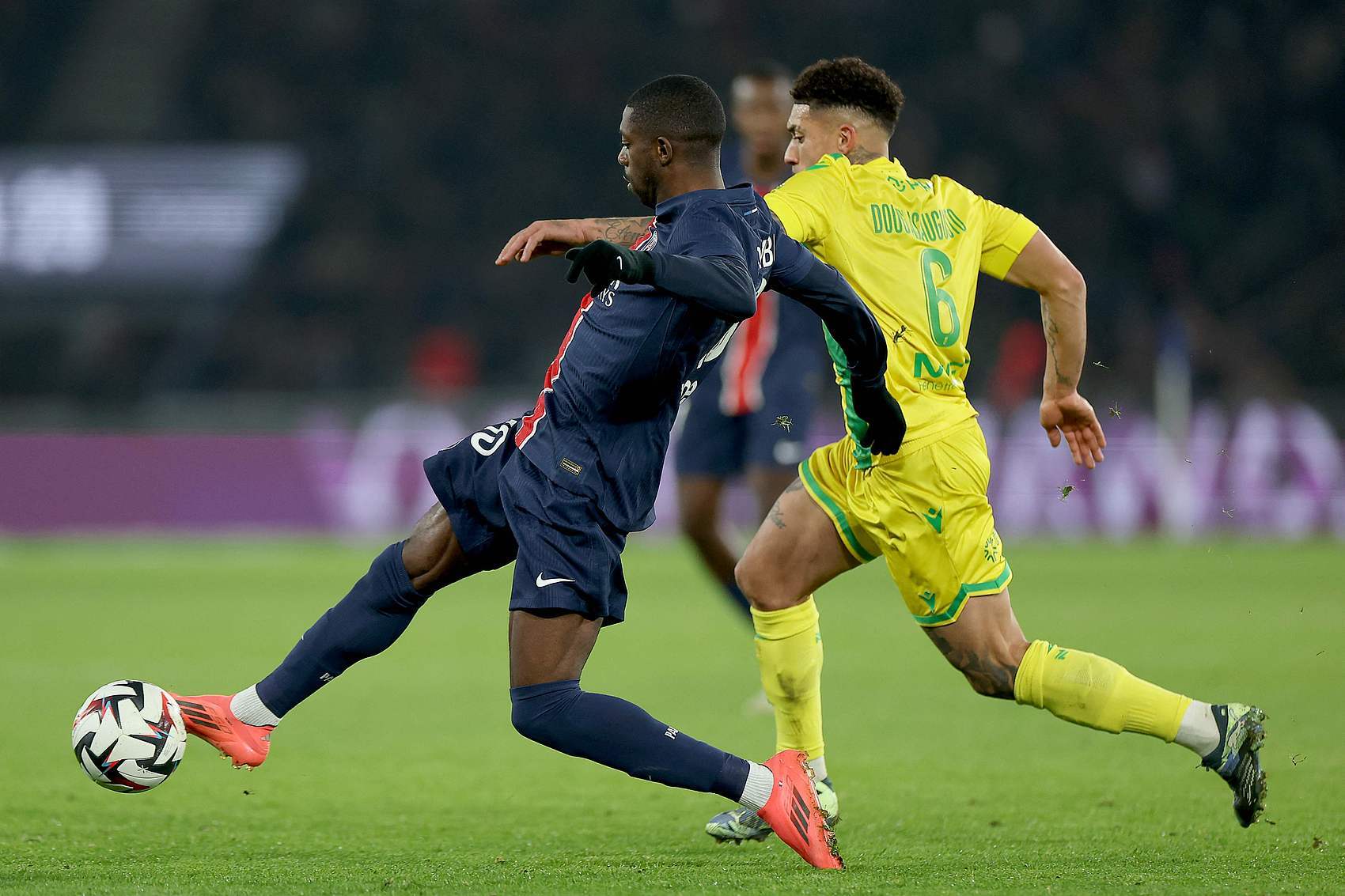 巴黎铁塔再开炮,法甲领跑优势扩大的简单介绍 巴黎铁塔再开炮,法甲领跑优势扩大的简单介绍