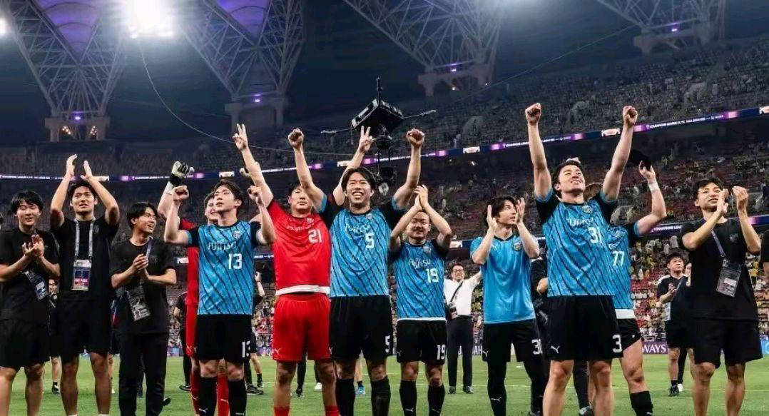 半场逆转惊艳全场,夺得比赛胜利 半场逆转惊艳全场,夺得比赛胜利