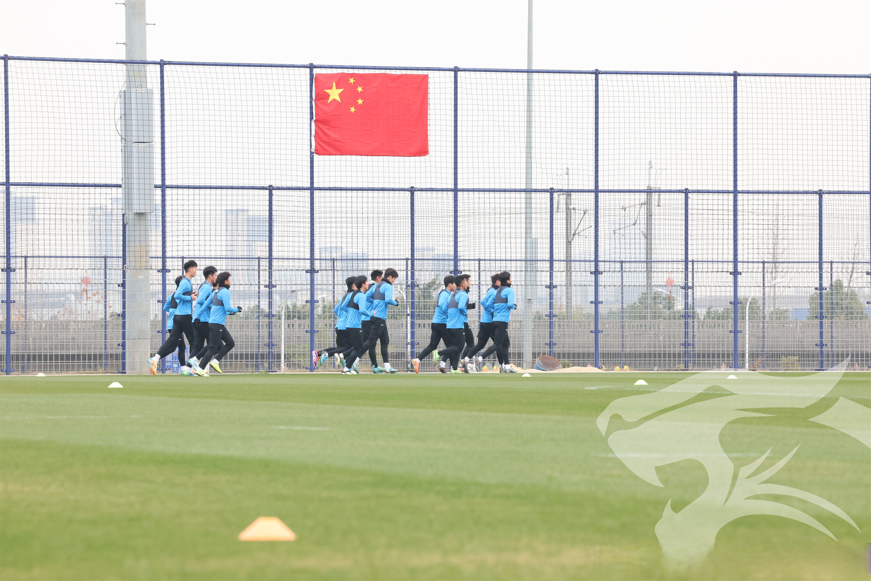 关于足球锦标争夺战,球队集结备战磨练的信息 关于足球锦标争夺战,球队集结备战磨练的信息