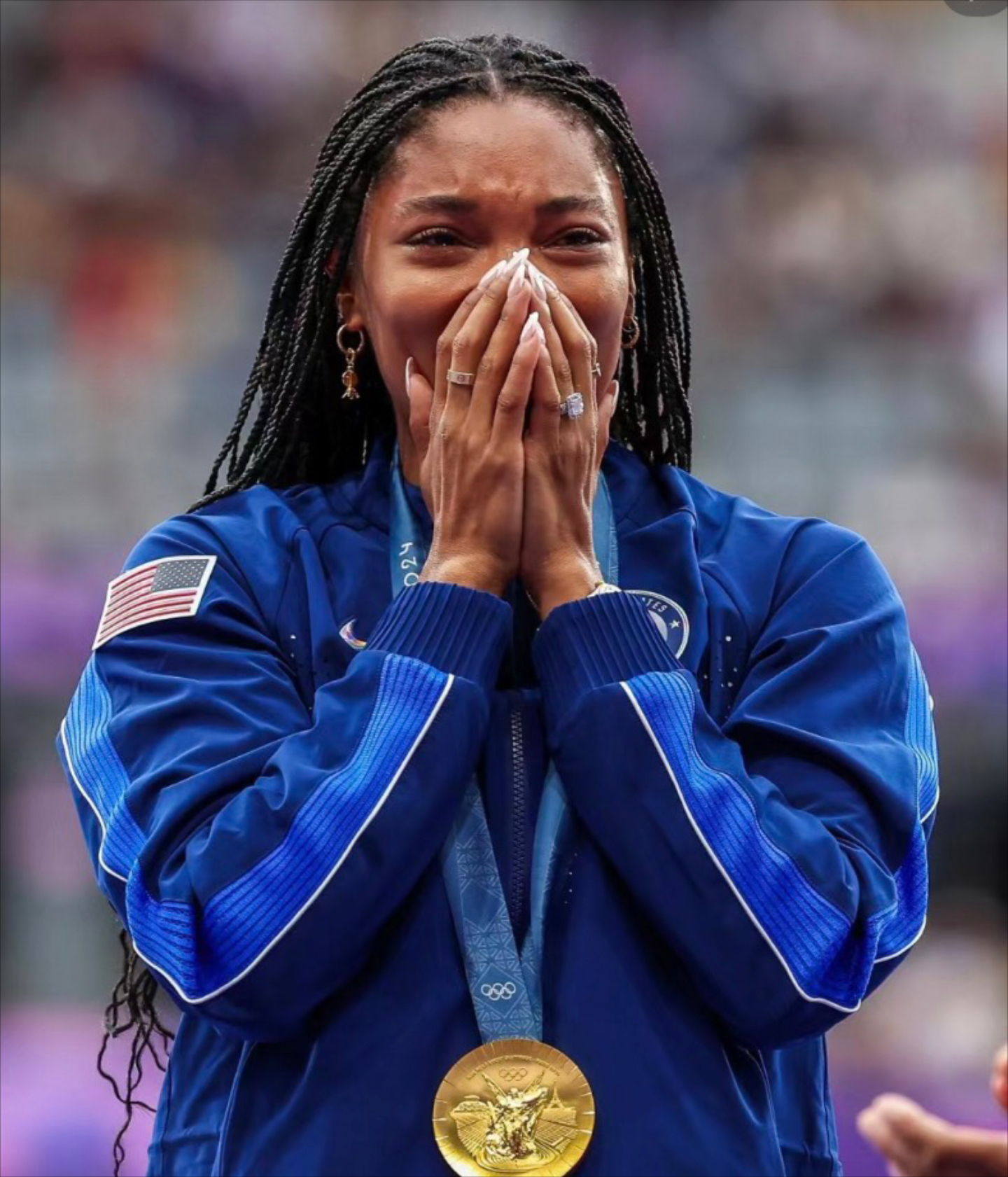 美国选手出人意料，逆袭夺得银牌站上领奖台