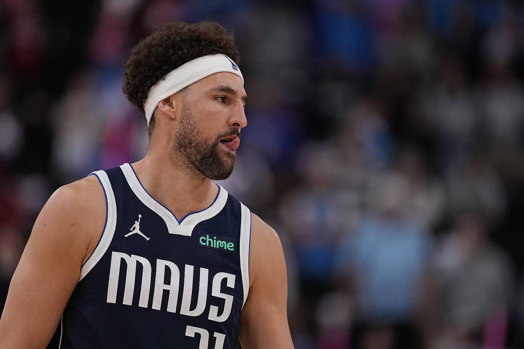 猛龙大胜独行侠，取得系列赛首胜的简单介绍