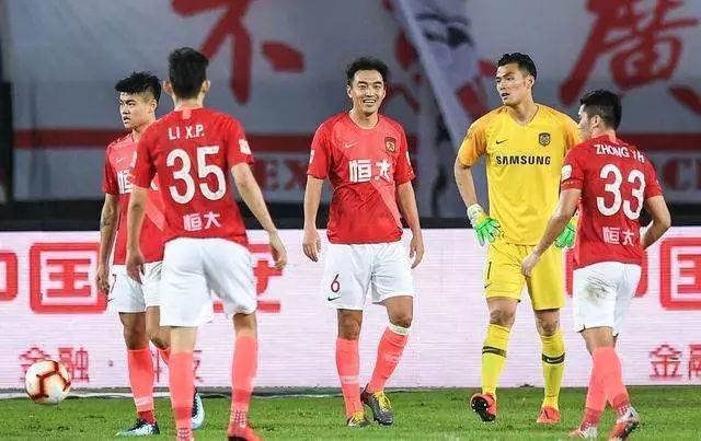 恒大主场爆冷输给了武汉卓尔,争冠形势堪忧!的简单介绍 恒大主场爆冷输给了武汉卓尔,争冠形势堪忧!的简单介绍