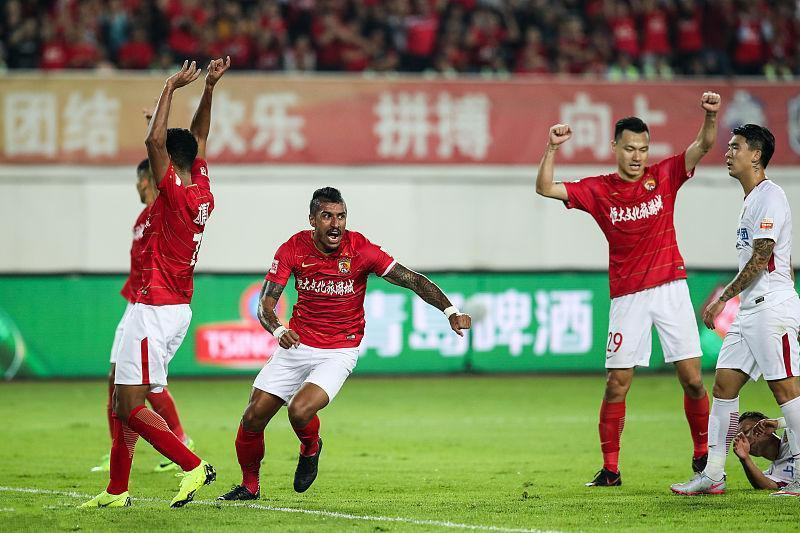 恒大客场取胜,团结拼搏,摘得关键胜利 恒大客场取胜,团结拼搏,摘得关键胜利