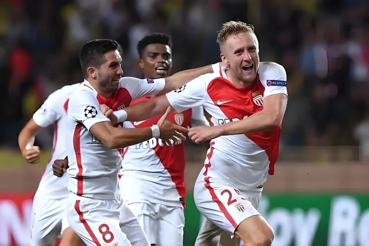 摩纳哥战胜巴塞罗那，豪取分