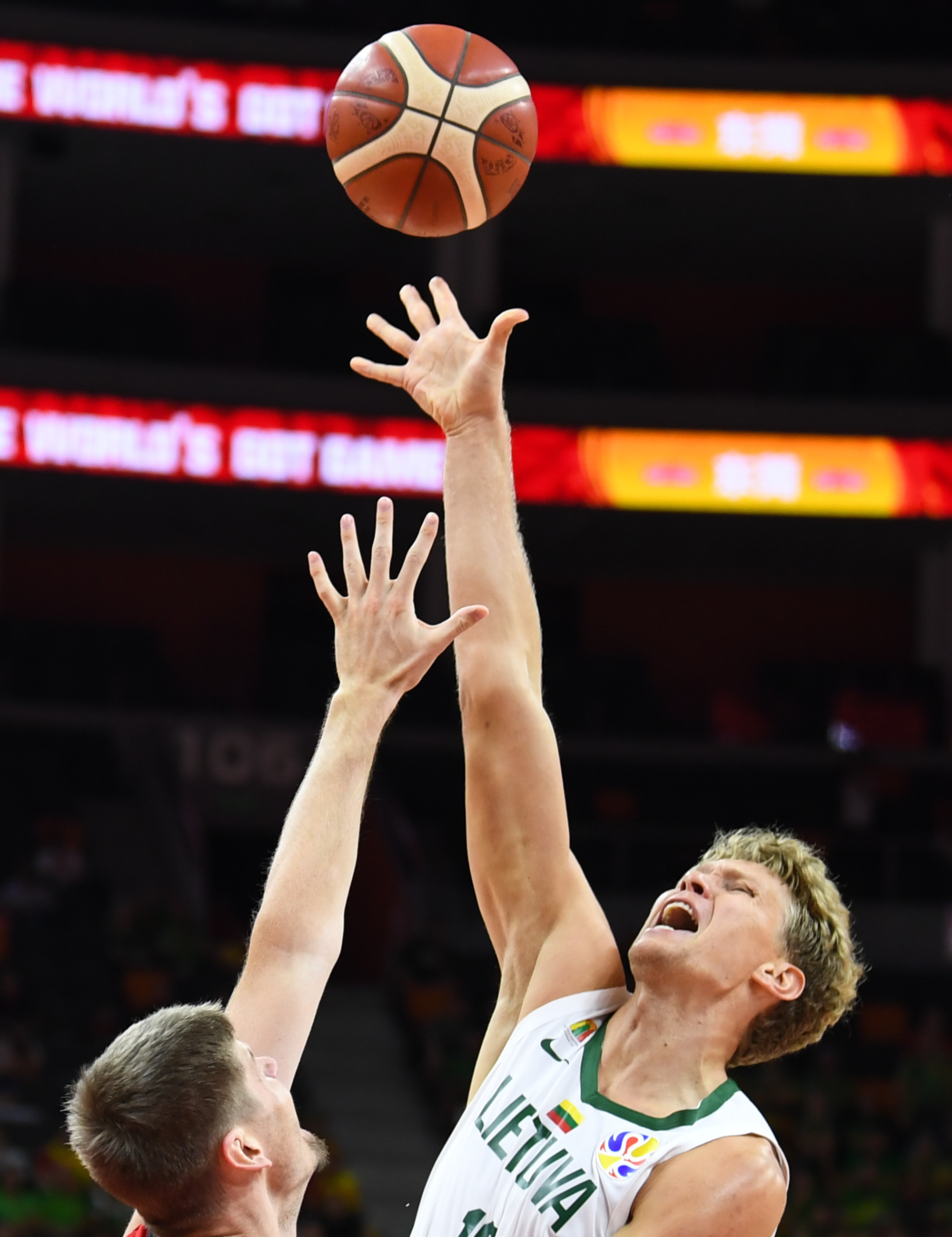 立陶宛国家队在场上表现出了强劲的对抗精神的简单介绍