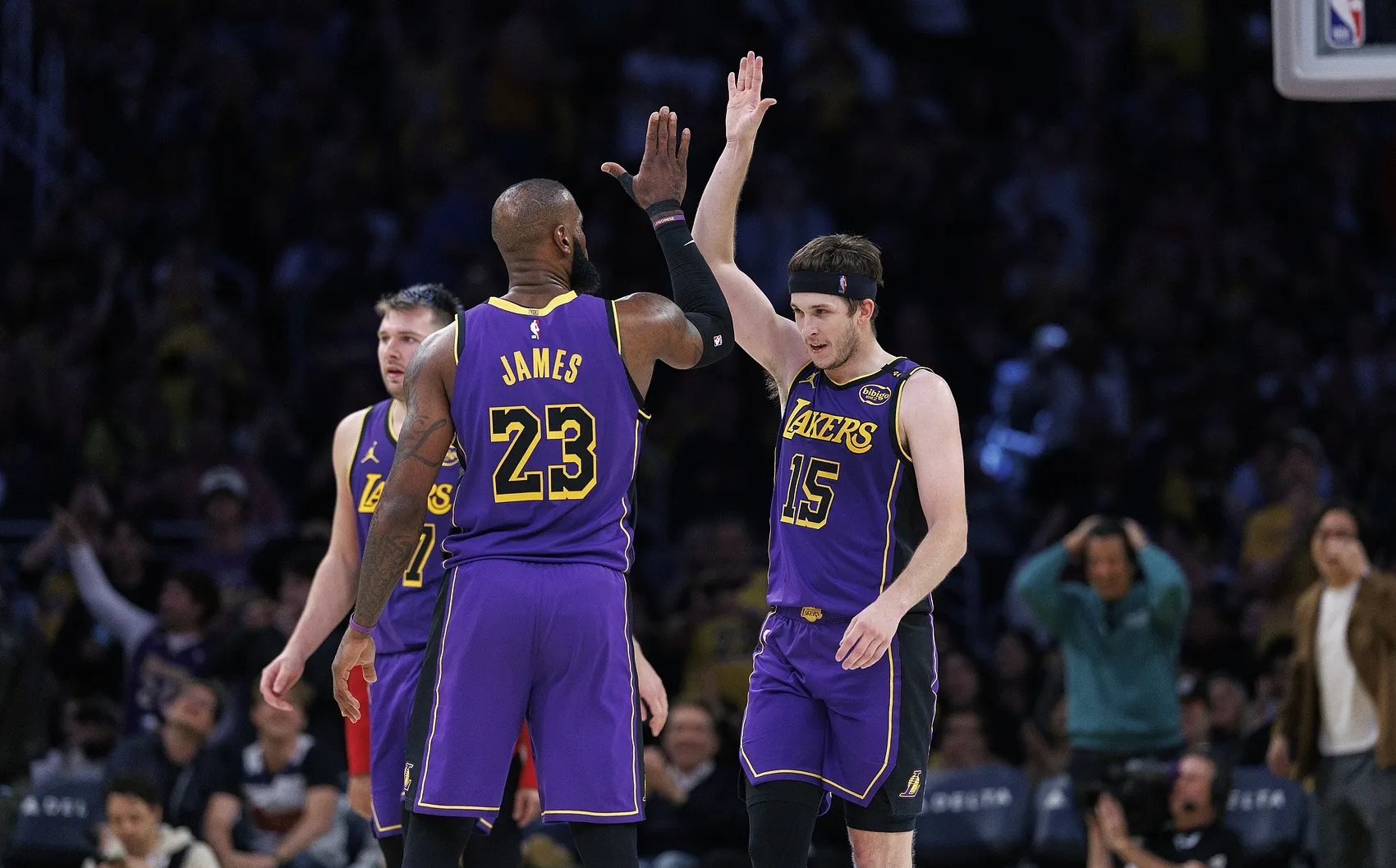 关于太阳队球员签约延长,将继续为球队效力的信息 关于太阳队球员签约延长,将继续为球队效力的信息