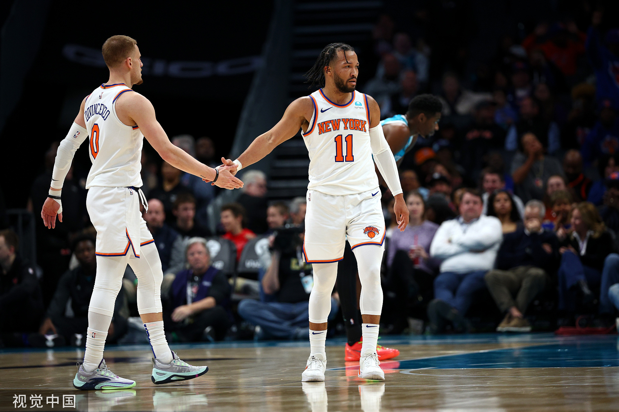 尼克斯主场大胜黄蜂，取得三连胜的简单介绍