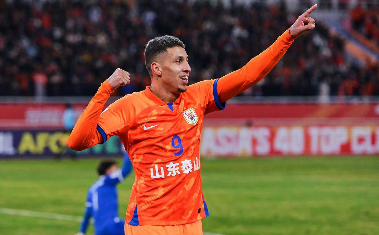 包含鲁能队身手矫健,力主逆袭射门攻击的词条 包含鲁能队身手矫健,力主逆袭射门攻击的词条