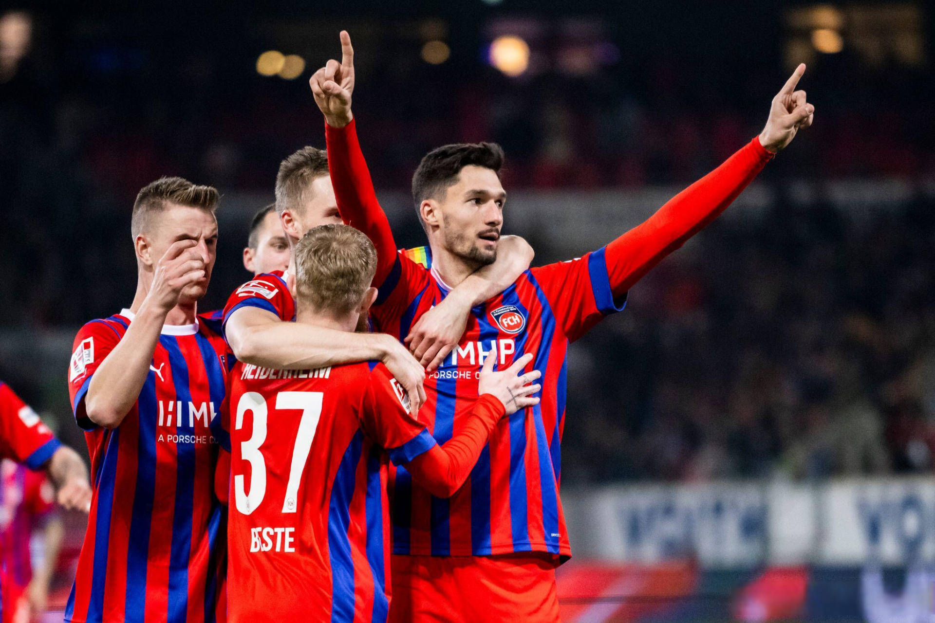 包含不来梅队客场大胜,德甲中游球队崭露头角的词条 包含不来梅队客场大胜,德甲中游球队崭露头角的词条