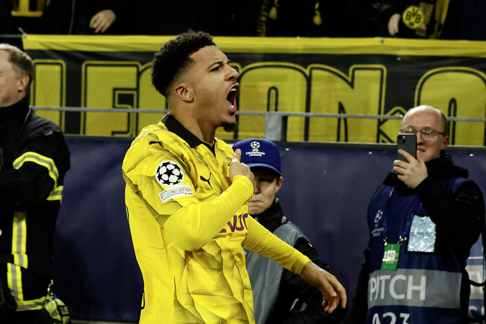 多特蒙德球员在赛场上展现出色 多特蒙德球员在赛场上展现出色