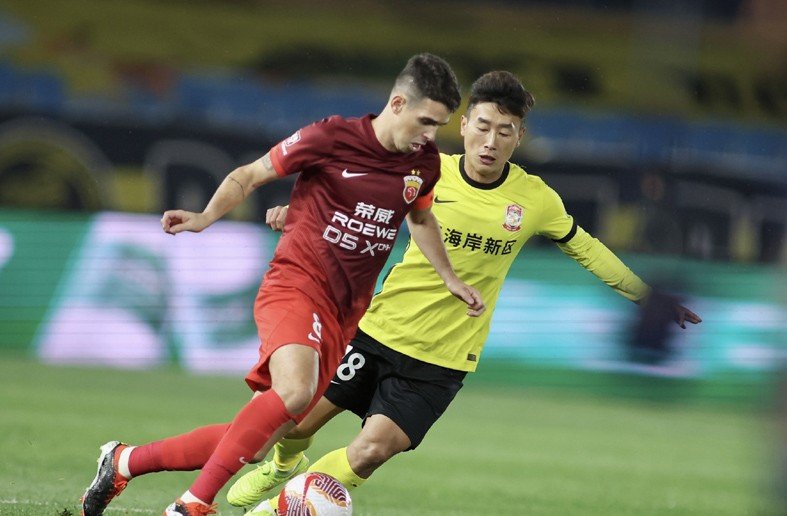 中超球队在常规赛中斩获胜利,积分榜上超越对手的简单介绍 中超球队在常规赛中斩获胜利,积分榜上超越对手的简单介绍