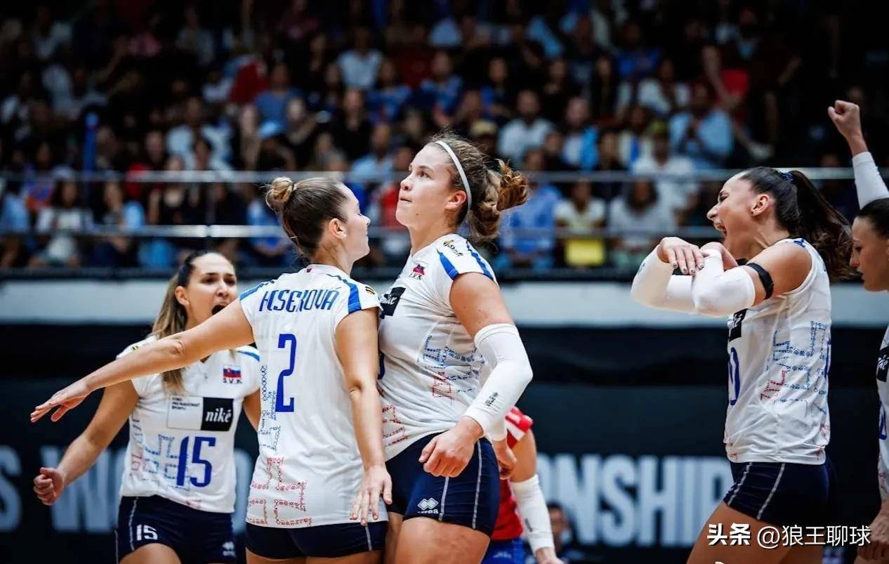 包含斯洛伐克队士气高涨，积极备战下场比赛的词条