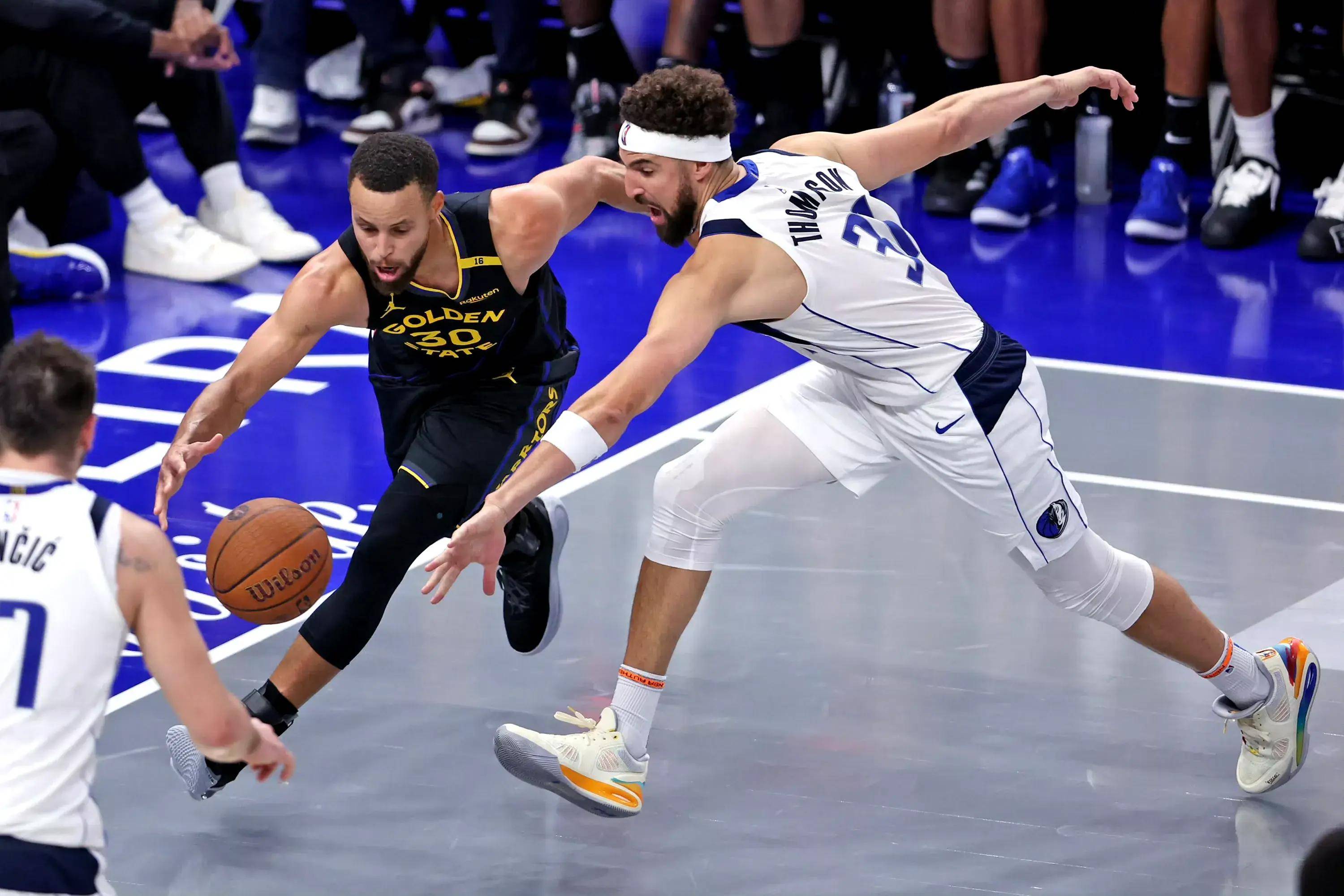 包含76人主场擒下独行侠,取得回归胜利的词条 包含76人主场擒下独行侠,取得回归胜利的词条