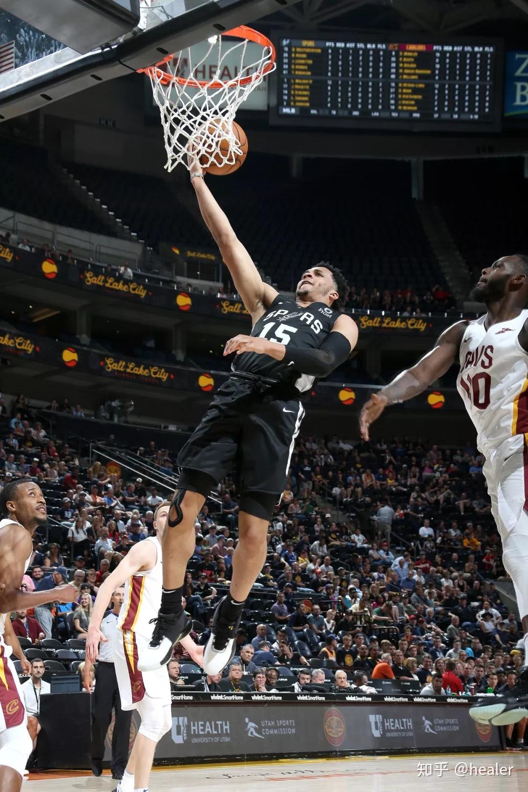 凯尔特人大胜马刺迎来开门红 凯尔特人大胜马刺迎来开门红